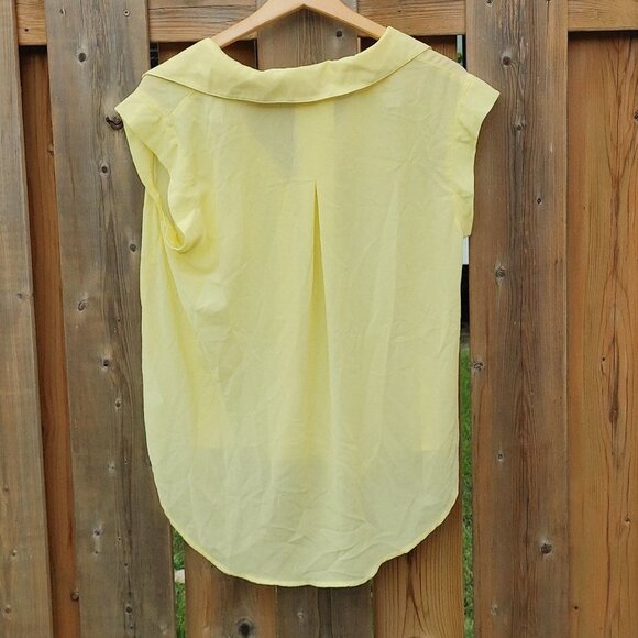 LOVELY Yellow Sleeveless Blouse Women's Size M LOVE 21 Forever 21 - Picture 5 of 7
